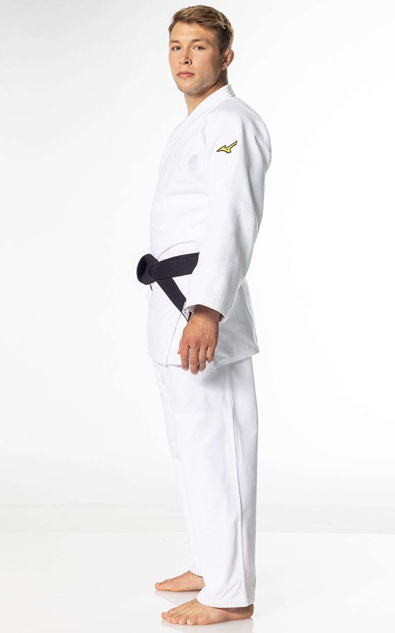 Judogi MIZUNO Yusho III IJF 750 g Judo Uniforms Judo Sports Dax Sports Englisch
